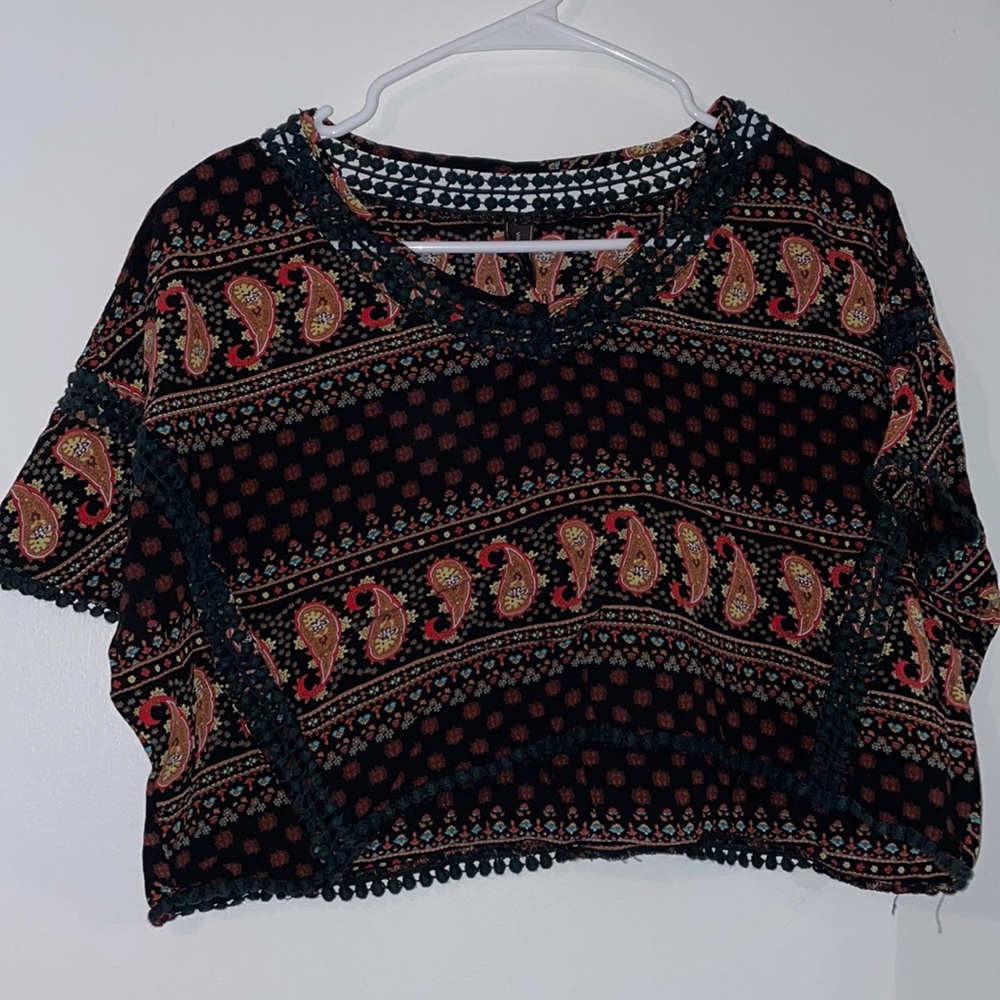 Loose crop top